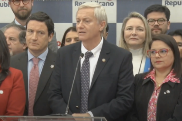 <p>Ahora en DF | “Te amo PGU”: Kast lanza campaña digital para descartar fin de beneficio de llegar a La Moneda</p>