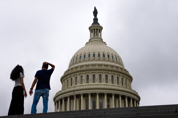 <p>Ley fiscal de Trump añadiría US$ 3,4 billones al déficit de EEUU en una década, dice Oficina de Presupuesto del Congreso</p>