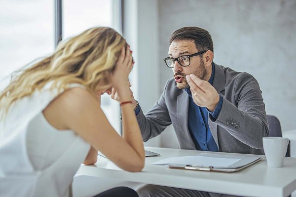 Mujeres de entre 18 y 39 años: las principales denunciantes por Ley Karin, según la DT