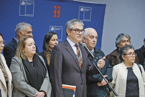 <p>En la actividad con las PYME, acompañaron a Marcel la subsecretaria Heidi Berner, el director de Fosis, Nicolás Navarrete, y la gerenta general de Sercotec, María José Becerra. Foto: Ministerio de Hacienda</p>