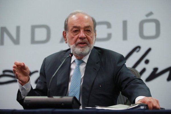 América Móvil, de Carlos Slim, reporta fuga de 1,1 millón de clientes prepago en Chile, Brasil y Honduras