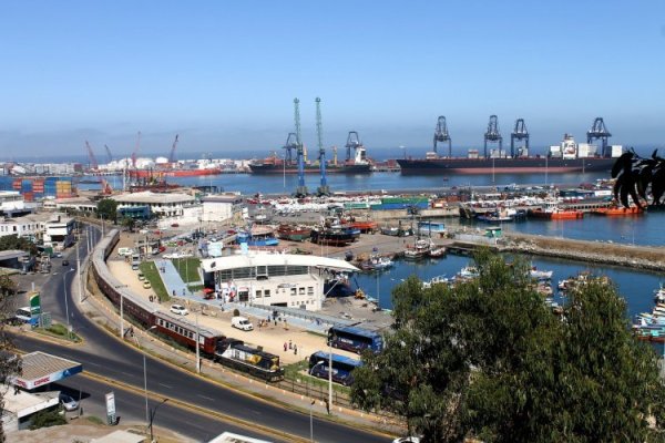 <p>Chile, Perú, México y Brasil redibujan el mapa portuario con US$ 13.000 millones en inversiones</p>