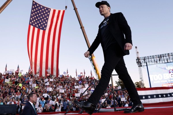 <p>SpaceX advierte a sus inversores por riesgo de que Elon Musk vuelva a involucrarse activamente en política</p>