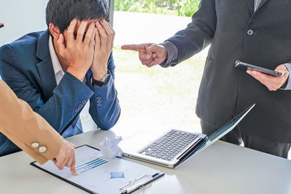 Termómetro de salud mental evidencia avances en ley Karin: grandes empresas lideran implementación, pero las pequeñas están al debe