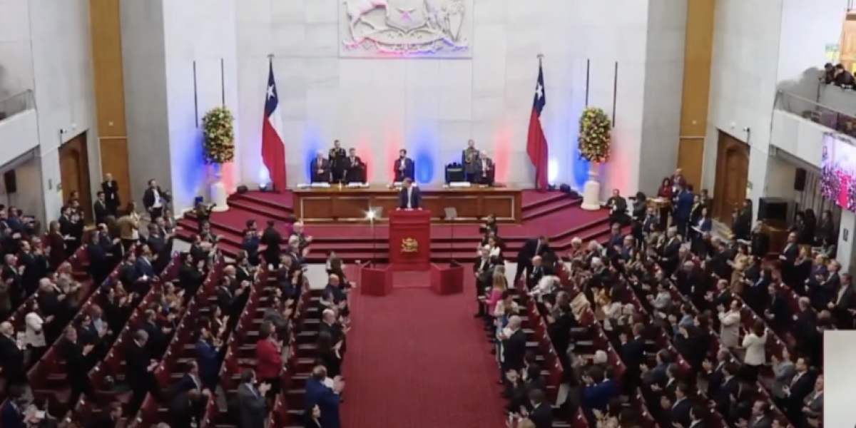 <p>Ahora en DF | Cuenta Pública del Congreso: Ossandón llama a cuidar la democracia y Castro hace énfasis en críticas al Gobierno</p>
