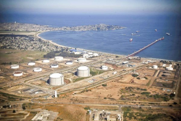 <p>Se le abre un nuevo flanco al Coordinador Eléctrico: empresas lo denuncian ante la SEC por intervención en el TDLC</p>