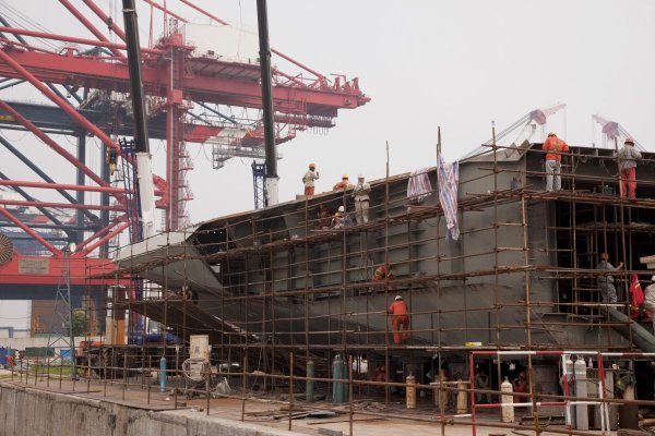 <p>La represa más grande del mundo: China inicia megaobra que rompe todos los récords y ya está afectando los precios del cemento y el acero</p>