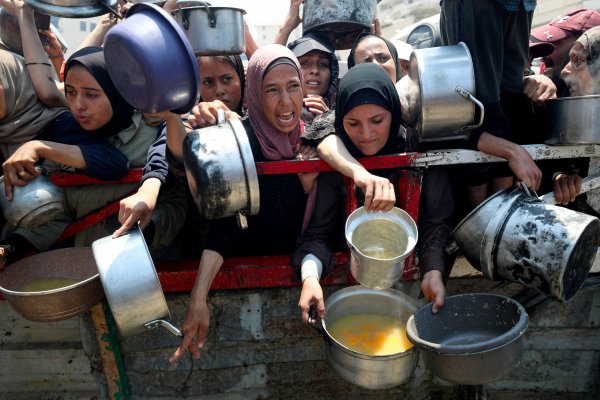 <p>"No hay nada que comprar": Gaza se precipita hacia una hambruna masiva</p>