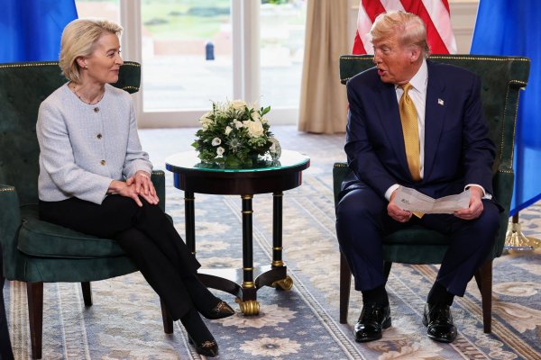 <p>La UE y EEUU alcanzan un acuerdo para evitar el aumento de aranceles de Trump antes de la fecha límite</p>