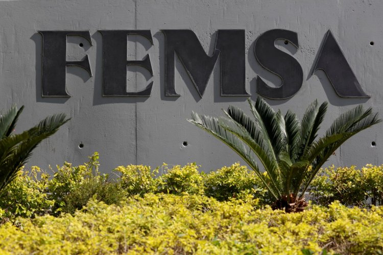<p>Utilidad de la mexicana Femsa cae más de 73% en el segundo trimestre, arrastrada por un consumo débil y condiciones climáticas adversas</p>