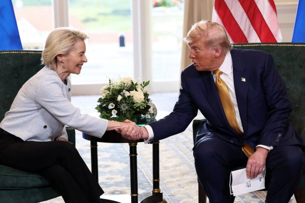 <p>La Unión Europea defiende acuerdo comercial con Trump ante crecientes críticas empresariales</p>