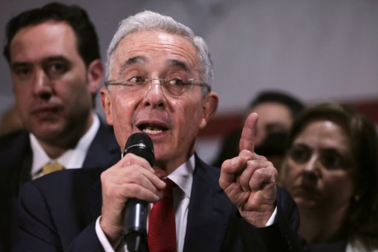 <p>Fallo histórico: exPresidente colombiano Álvaro Uribe es declarado culpable de soborno y manipulación de testigos</p>