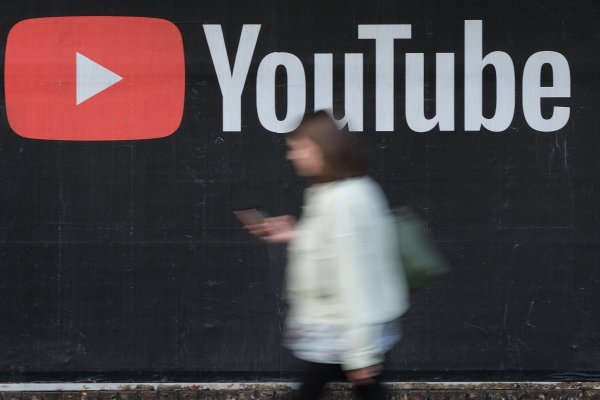 <p>YouTube comenzará a utilizar la Inteligencia Artificial para detectar a los usuarios menores de edad en Estados Unidos</p>