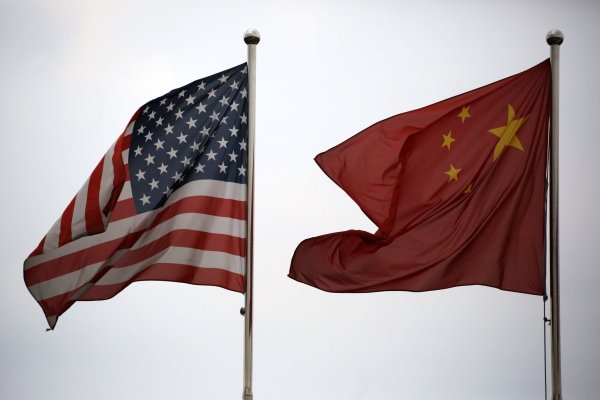 <p>Estados Unidos y China concluyen su ronda de negociaciones con acuerdo para extender la actual tregua arancelaria</p>