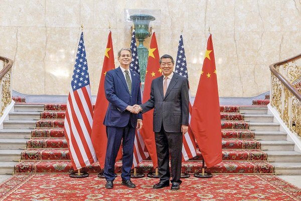 <p>El Secretario del Tesoro de EEUU, Scott Bessent, y el viceprimer ministro de China, He Lifeng, encabezaron las negociaciones en Estocolmo. Foto: Reuters</p>