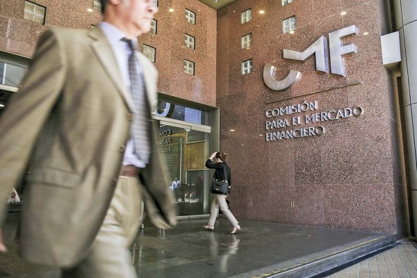 <p>CMF sanciona a directivos y parientes por transar acciones de Entel, SQM, Cencosud y Concha y Toro en período de bloqueo</p>