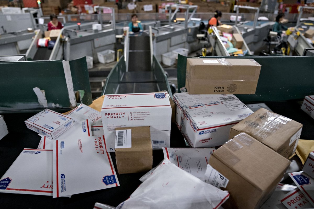 <p>Golpe a Temu y Shein: Trump pone fin a la exención arancelaria para la importación de productos de bajo valor</p>
