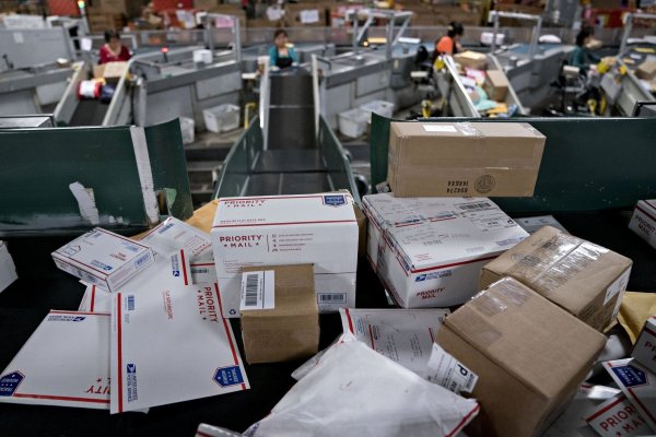 <p>Golpe a Temu y Shein: Trump pone fin a la exención arancelaria para la importación de productos de bajo valor</p>
