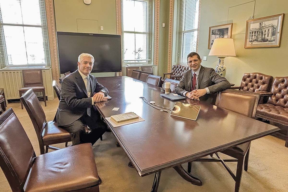 <p>Juan Ignacio Díaz, presidente de la International Copper Association (ICA) -a la izquierda-, junto a David Copley, la principal autoridad minera de EEUU.</p>