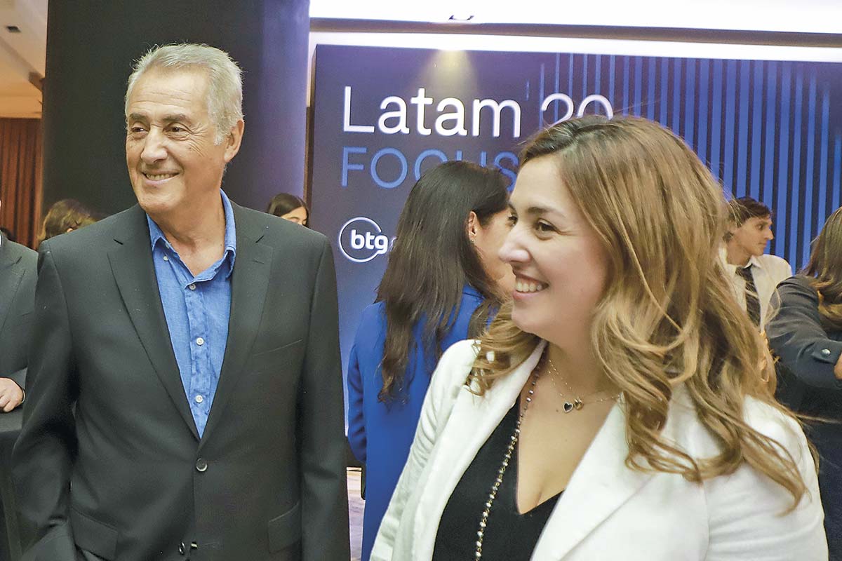 <p>Julio Ponce, expresidente de SQM, junto a su hija Francisca, vicepresidenta de las sociedades. Foto: Jonathan Duran</p>