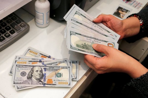 <p>Expuesto al carry trade y con un cobre en retroceso: lo que se viene para el peso chileno frente al dólar en el mediano plazo</p>