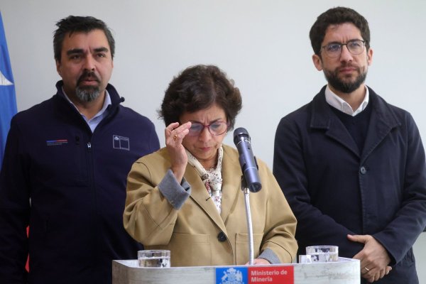 <p>La ministra de Mineria, realiza punto de prensa junto al ministro del Trabajo y Prevision Social, y el director nacional (s) de Sernageomin. (ATON CHILE)</p>