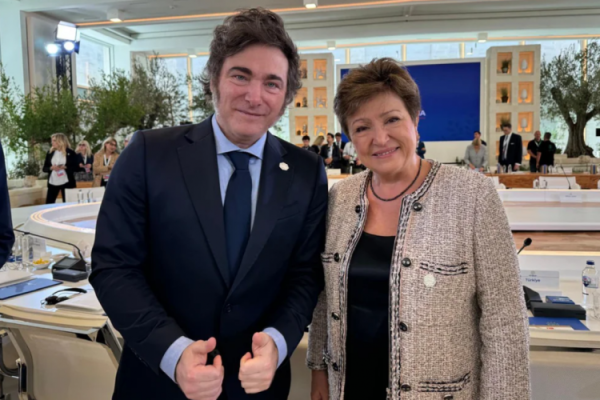"Perdonazo": FMI redujo meta de acumulación de reservas para Argentina y próxima revisión será luego de las elecciones de octubre
