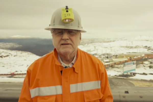 <p>Encuentran al último minero de El Teniente y presidente de la empresa dice que "el corazón de Codelco está roto... es una empresa devastada por el dolor"</p>
