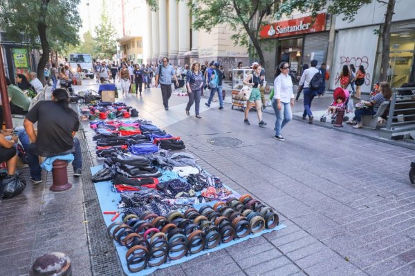 La tasa de ocupación informal se reduce en el trimestre terminado en junio y llega a un 26%