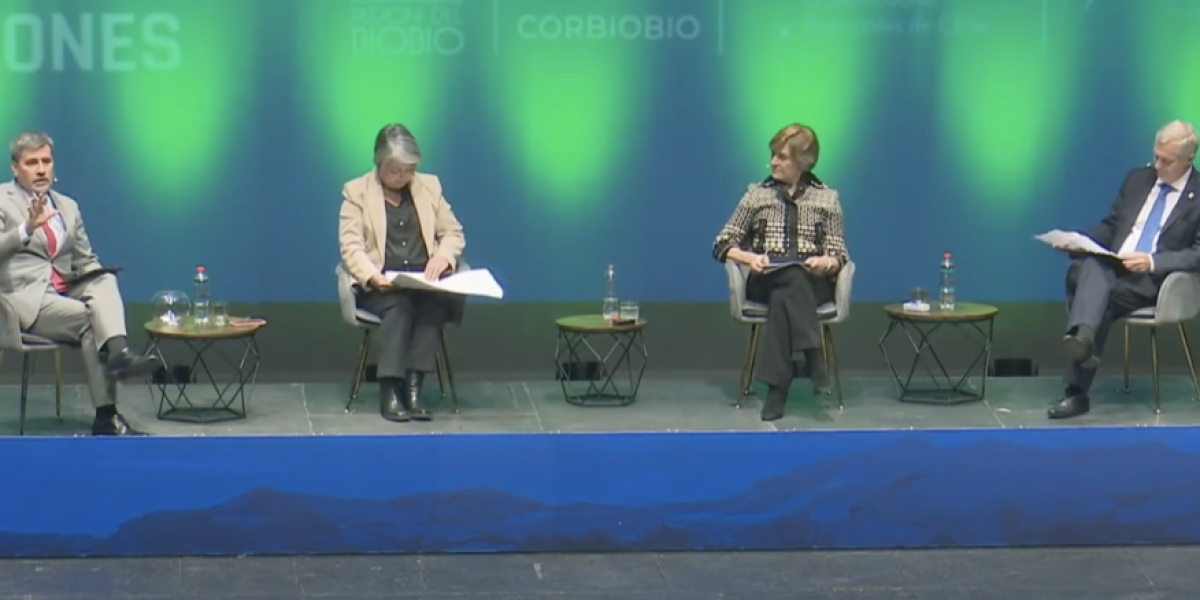 <p>Ahora en DF | Candidatos presidenciales participaron en la Cumbre de las Regiones 2025</p>