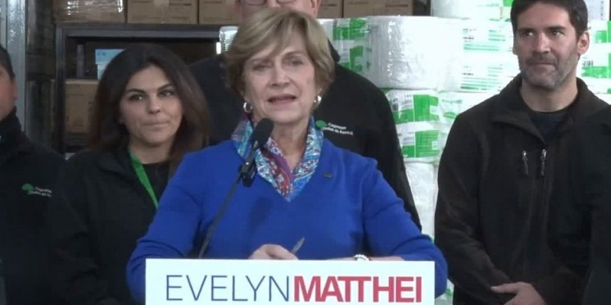 <p>Ahora en DF | Evelyn Matthei entrega propuesta para aumentar el empleo y fortalecer a las PYME</p>