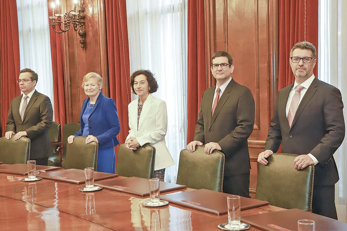 <p>El consejo del Banco Central sorprendió este martes con la decisión. Foto: Julio Castro</p>