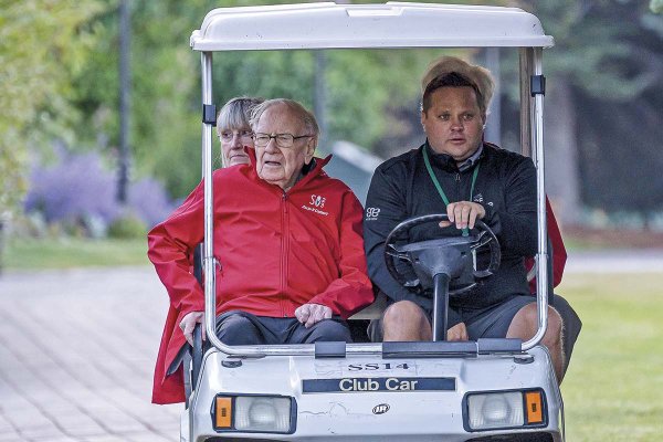 Las acciones de Berkshire Hathaway se desploman ante inminente retiro de Warren Buffett