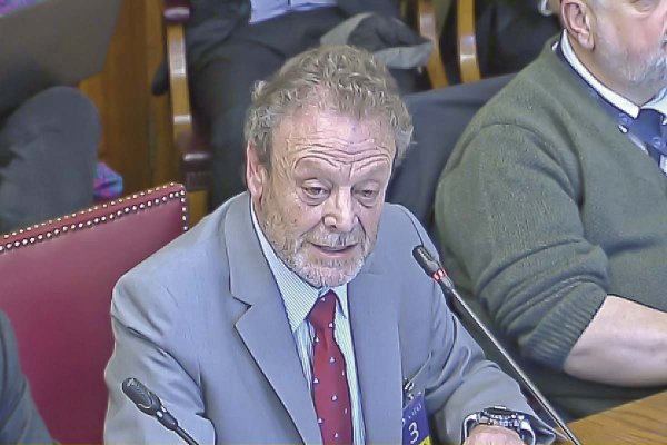 Aseguradores afirman que el 60% del aumento de las solicitudes por SIS se explican por temas demográficos