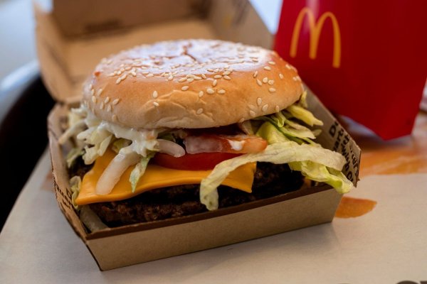 <p>Ventas de McDonald's vuelven a crecer pese al debilitamiento del consumo en Estados Unidos</p>