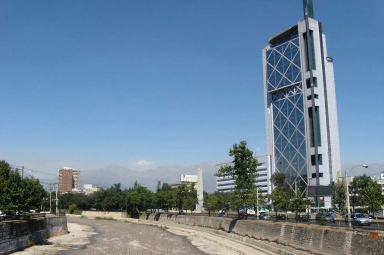 <p>Telefónica busca firmar acuerdo de venta en Chile antes de fin de año y unas seis empresas habrían mostrado interés</p>