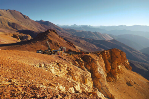 <p>Barrick vende proyecto minero de oro y plata en Chile a empresa de Singapur en US$ 50 millones</p>