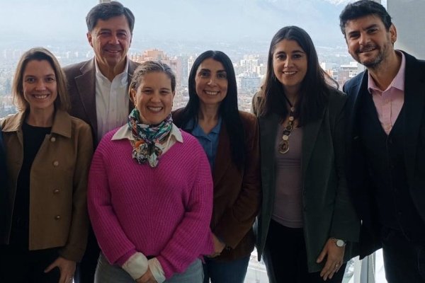 <p>Ex ministros y subsecretarios de Bachelet, Lagos y Piñera participan en nueva consultora de comunicación estratégica</p>