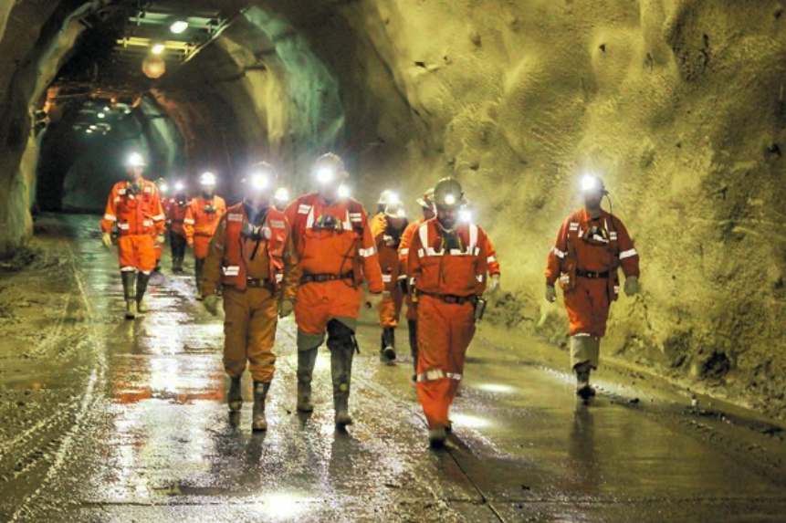 <p>Codelco reinicia operación de El Teniente a nueve días de la tragedia en que fallecieron seis mineros</p>
