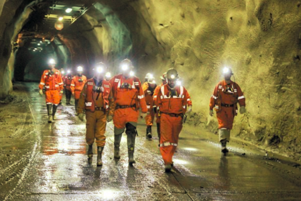 <p>Codelco reinicia operación de El Teniente a nueve días de la tragedia en que fallecieron seis mineros</p>