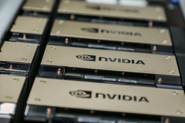 <p>Nvidia y AMD acuerdan pagar a EEUU el 15% de los ingresos por ventas de chips en China</p>
