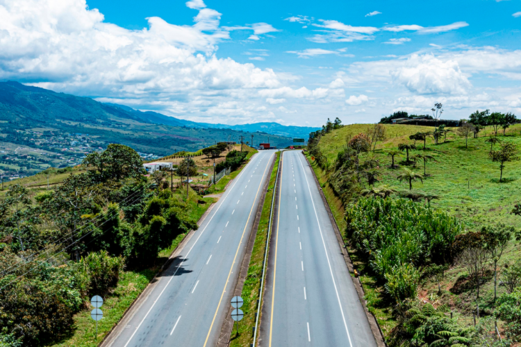 <p>Sacyr consigue US$ 915 millones en financiación sostenible para corredor vial clave en Colombia</p>