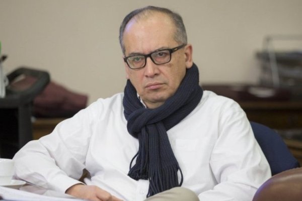 <p>Diputado Héctor Ulloa (indep. PPD): “Me gustaría que Carolina Tohá saliera de esta ausencia injustificada y se pusiera, ya, a disposición del comando de Jara”</p>