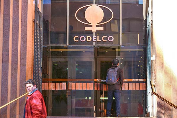 <p>Codelco se acerca a las empresas contratistas para insuflar calma tras reinicio de la operación en el yacimiento</p>