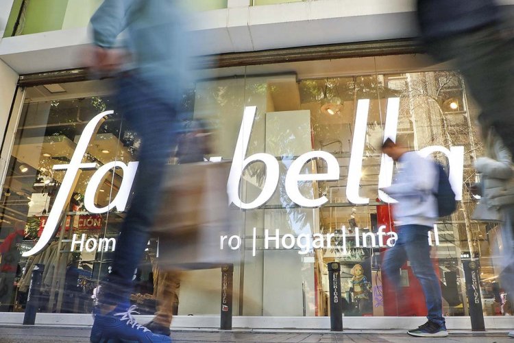 <p>Falabella triplica utilidades en el primer semestre de 2025 y ya gana más que durante todo 2024</p>