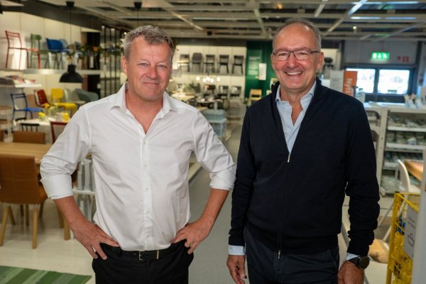 <p>Jesper Brodin, CEO saliente del Grupo Ingka, y Juvencio Maeztu, CEO entrante.</p>