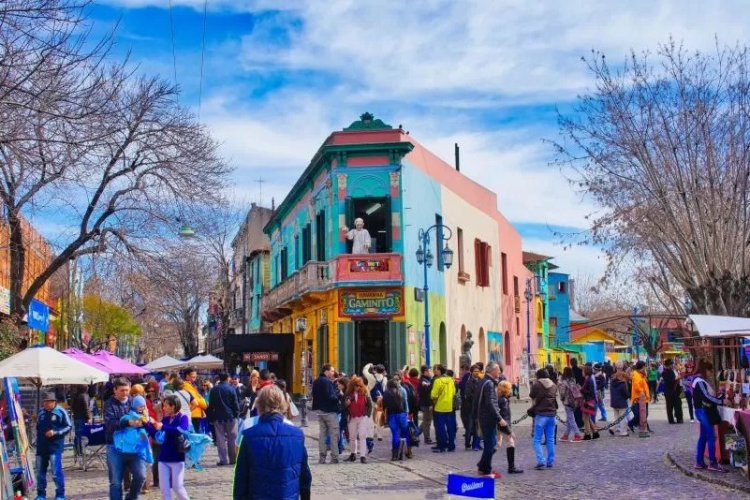 <p>Airbnb anuncia mega plan de inversión por US$ 230 millones y elige a Argentina como mercado clave</p>