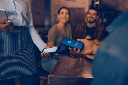 Ecuatoriana Kushki cierra alianzas con las chilenas Hites y Copec, gracias a tecnología API Avanzada