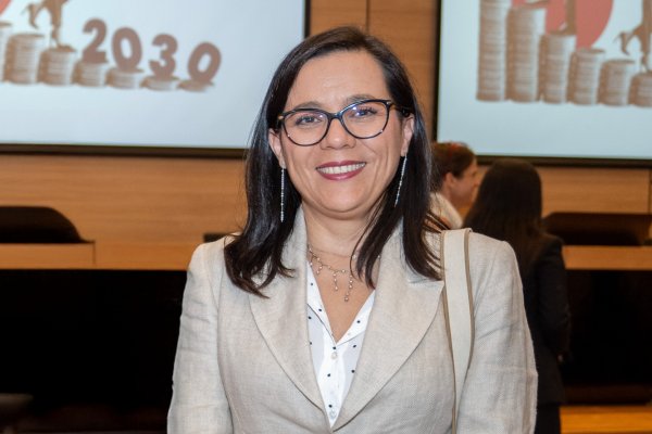 <p>Gobierno nombra a la economista Paula Benavides como la nueva presidenta del Consejo Fiscal Autónomo (CFA)</p>