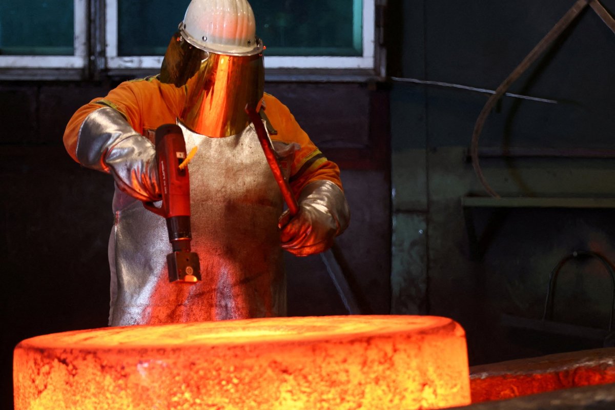 <p>Trump golpea con nuevos aranceles: más de 400 productos con acero y aluminio entran en la lista</p>